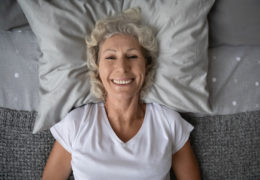 Bien dans mon corps, retraitée heureuse dans son lit