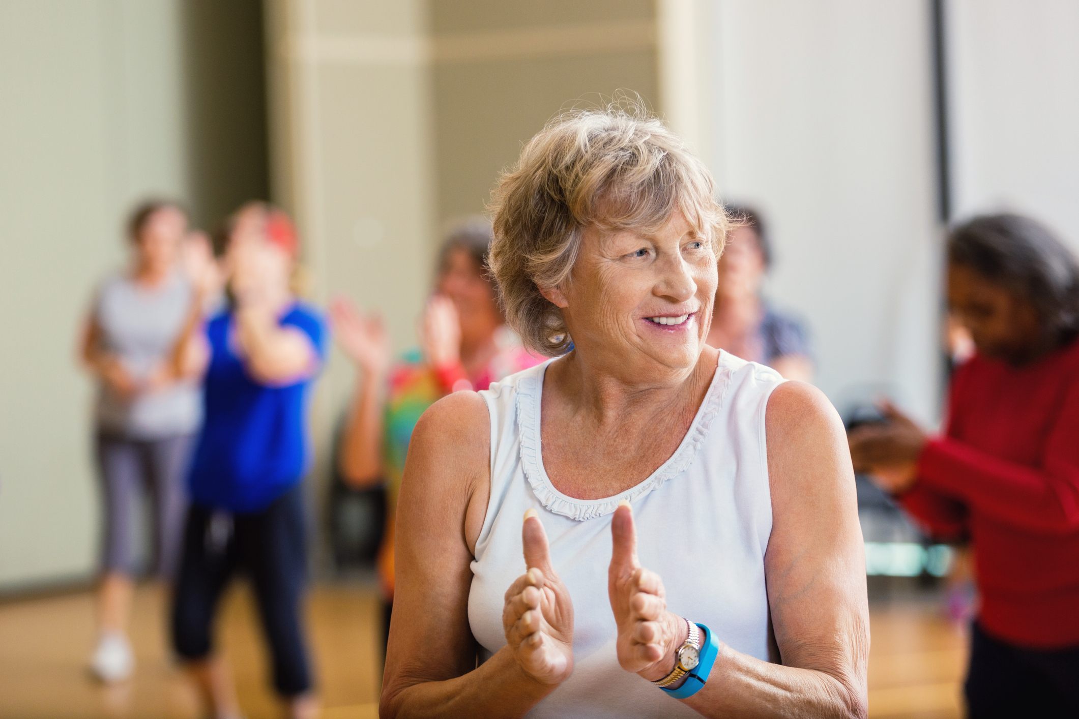 Bien dans mon corps, femme qui frappe dans ses mains, activité physique de la dance.