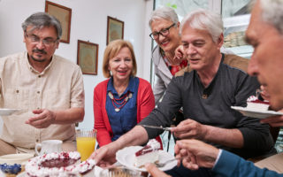 Bien démarrer ma retraite, moment conviviale entre plusieurs retraités