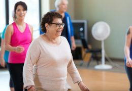 Bien dans mon corps, une femme s'amusant dans un cours de danse